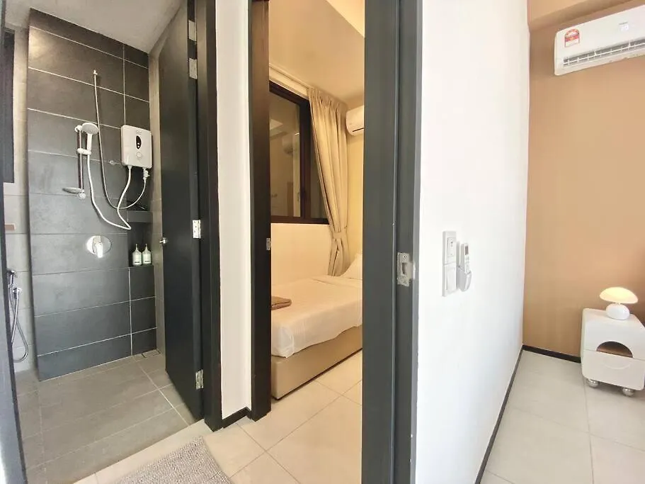 Urban Suites #Creamy Style #Infinity Pool #Local Neighbourhood #5Pax #3Br 2Bath #2Queen 1Single #Quality Well Maintained #Private Host Jelutong