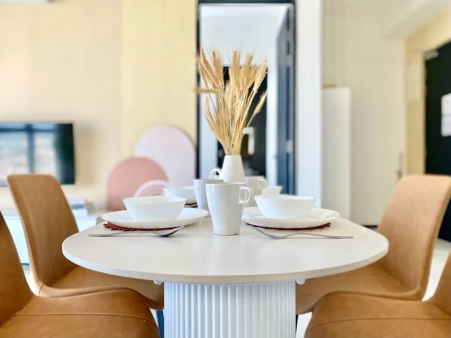 Urban Suites #Creamy Style #Infinity Pool #Local Neighbourhood #5Pax #3Br 2Bath #2Queen 1Single #Quality Well Maintained #Private Host Jelutong 0*,  Malaysia
