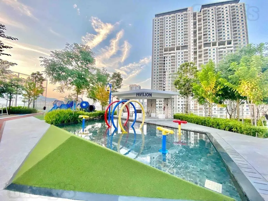 Urban Suites #Creamy Style #Infinity Pool #Local Neighbourhood #5Pax #3Br 2Bath #2Queen 1Single #Quality Well Maintained #Private Host Jelutong Malaysia