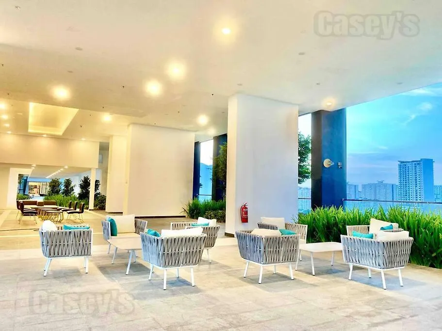Urban Suites #Creamy Style #Infinity Pool #Local Neighbourhood #5Pax #3Br 2Bath #2Queen 1Single #Quality Well Maintained #Private Host Jelutong