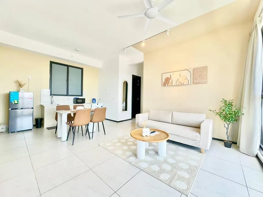 Urban Suites #Creamy Style #Infinity Pool #Local Neighbourhood #5Pax #3Br 2Bath #2Queen 1Single #Quality Well Maintained #Private Host Jelutong 0*,  Malaysia